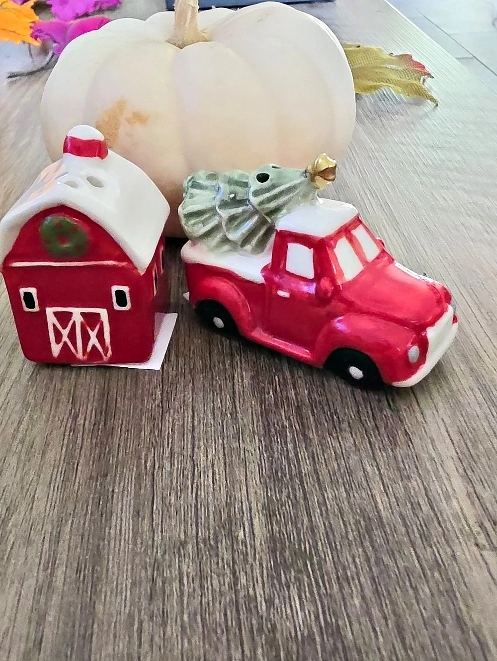 Mini Red Christmas Truck & Barn Salt & Pepper Shaker Set Shaker